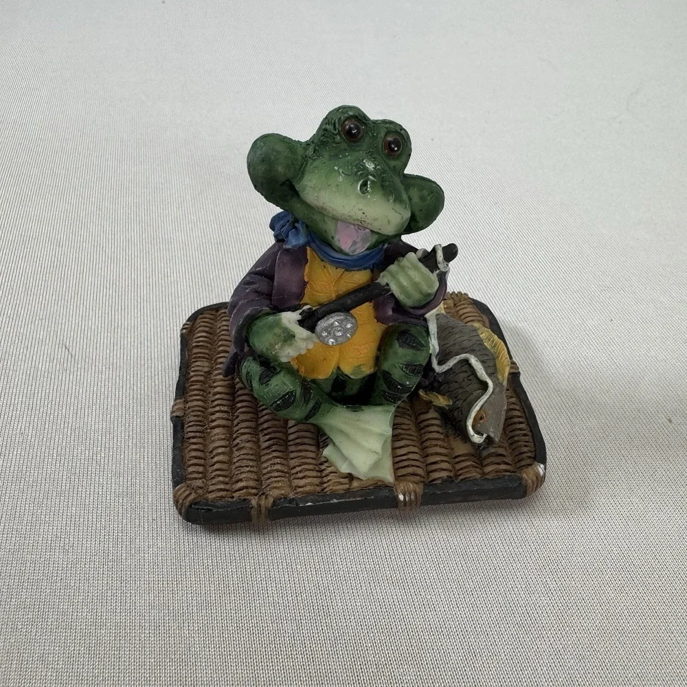 Fishing Frog Figurine Basket Top Only -‎ Has A Fish